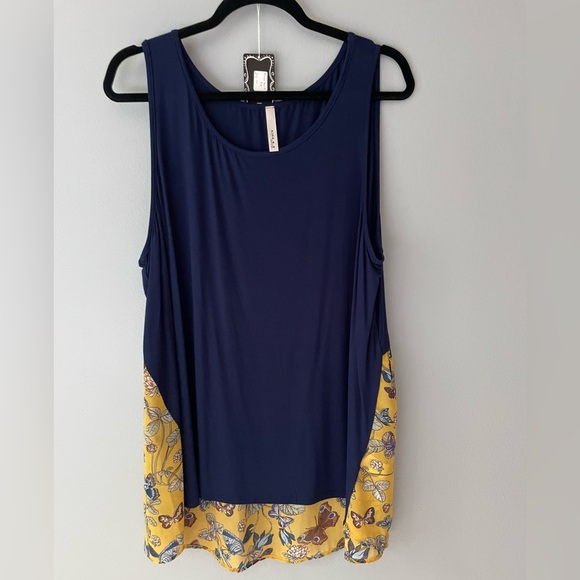 Blue and yellow butterfly print tank, size 3X - Picture 4 of 7